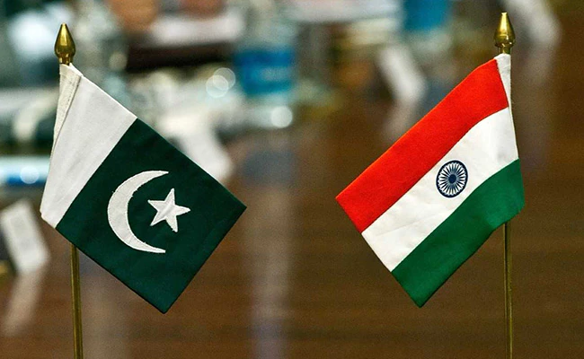 भारत-पाक के शीर्ष सैन्य अधिकारियों ने संघर्ष विराम की घोषणा से कुछ घंटे पहले बातचीत की